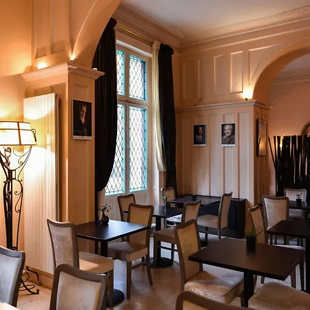 Hotell Oceania D'anjou 4*
