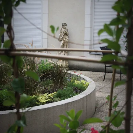 Oceania D'anjou Hotel